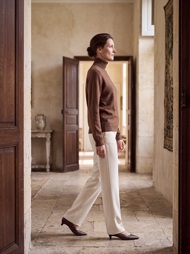 Chestnut Brown Cashmere Turtleneck